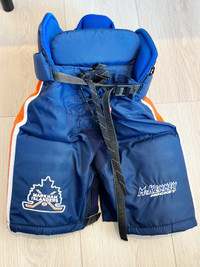 Markham Islanders hockey pants Junior small