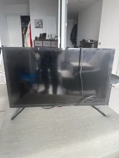 Selling this great condition Toshiba tv, I have no use for it anymore. $200 new.