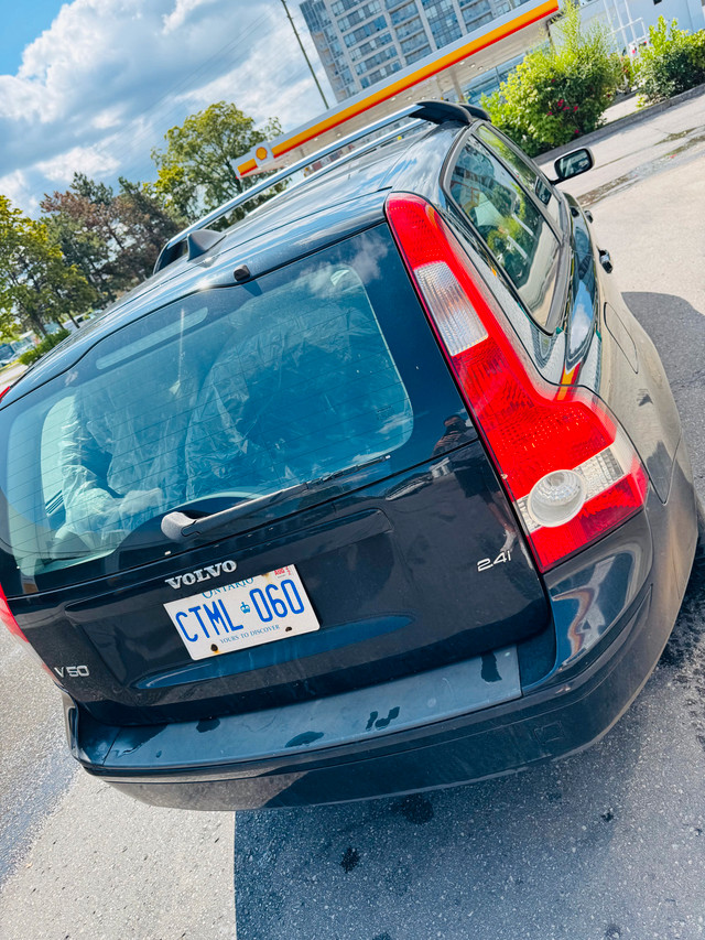 2005 volvo v50 Sport wagon in Cars & Trucks in Markham / York Region - Image 3