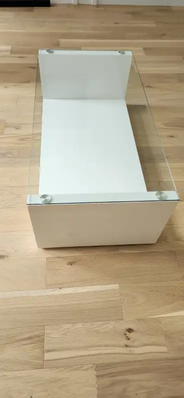 COFFEE TABLE in Coffee Tables in Kitchener / Waterloo - Image 3