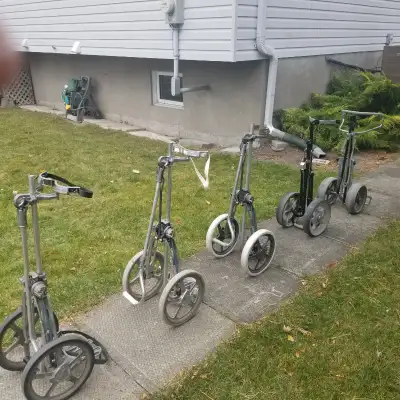 Golf carts 3 Bag Boy carts 2 Unknown manufacturer Please view my other ads/Veuillez consulter mes au...
