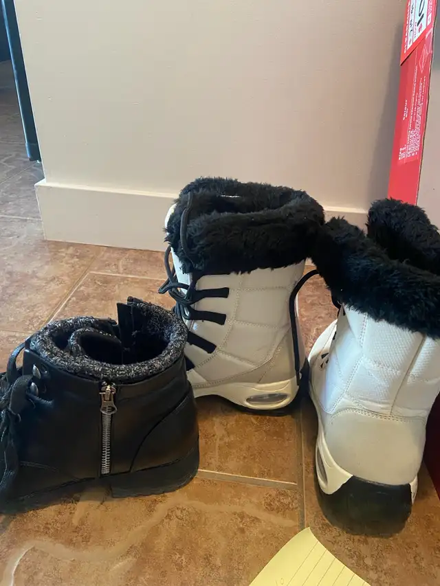 2 Women’s Winter Boots – Ankle Length, Stylish & Warm in Women's - Shoes in Calgary - Image 4