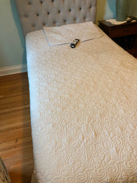 Adjustable theraputic bed