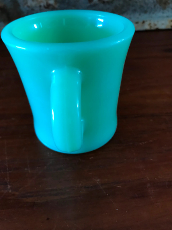 Fire King Restaurant Ware C Handle Jadeite Mug in Arts & Collectibles in Winnipeg - Image 3