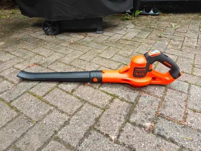 BLACK + DECKER 20V cordless blower sweeper (Battery + Charger), View more