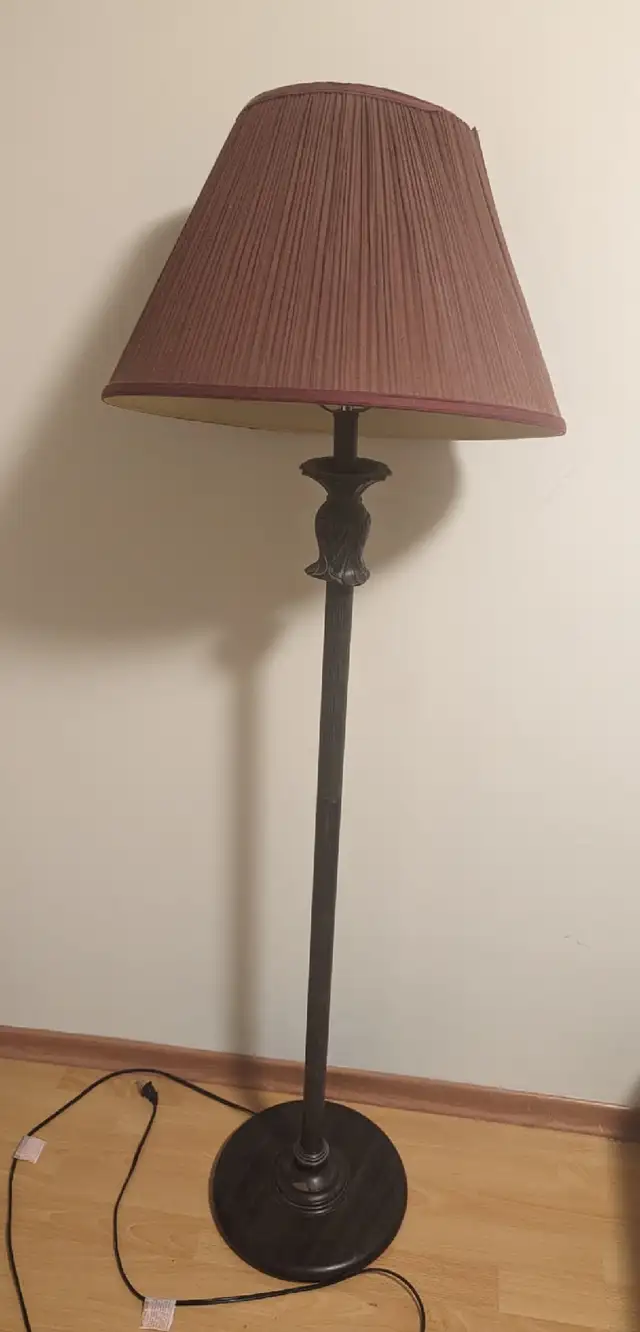 Floor Lamp with Burgundy Shade   in Indoor Lighting & Fans in City of Toronto - Image 2