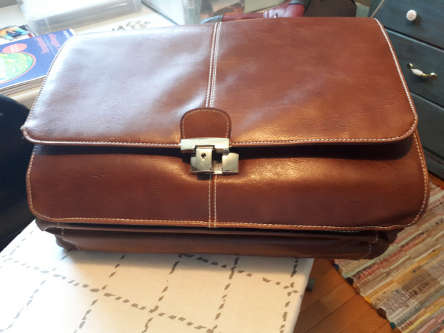 Leather computer carrying case in Laptop Accessories in Leamington - Image 3