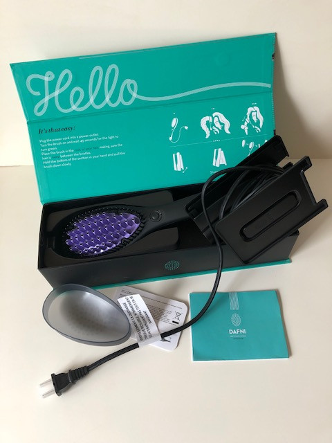 DAFNI ceramic brush NEW in package NEVER USED hair straightening in General Electronics in Delta/Surrey/Langley