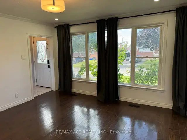 room for rent $650 plus utilities  in Room Rentals & Roommates in Oshawa / Durham Region - Image 6