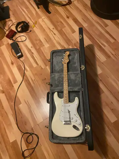 White Mexican fender Strat, View more