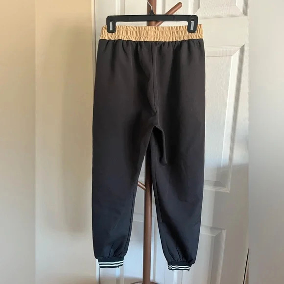 Suzie Shier Cropped Sweatpants - Women’s Size Medium dans Femmes - Pantalons et shorts  à Ouest de l’Île - Image 2