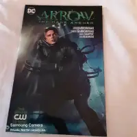 2016 DC Arrow The Dark Archer Comic Book, Barrowman, Sampere