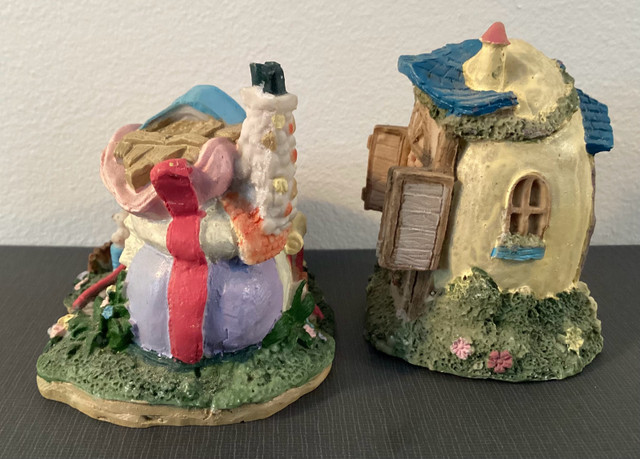 EASTER #10:  2 Darling Miniature Easter Bunny "Homes" Figurines dans Fêtes et événements  à Ouest de l’Île - Image 2