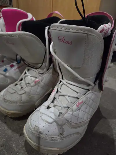 Sims (white and pink) size 3.5 - $40 If the ad is up, the item is available.