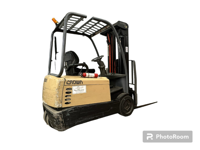 Used 3 Wheel Electric Forklift in Other in Dartmouth - Image 3