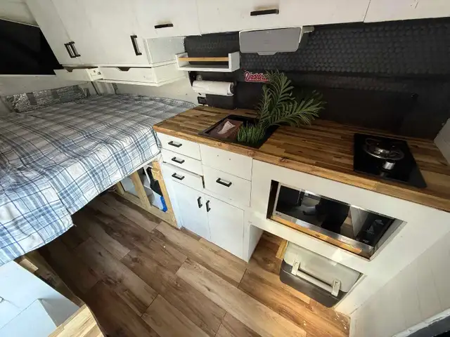 Adventure Off-Grid Lifted Camper Van – High Roof V8 | RVs & Motorhomes ...