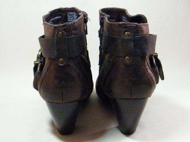 BareTraps Brown Ankle Booties Brass Buckles & Zipper Sz 7-1/2 M in Women's - Shoes in City of Toronto - Image 4