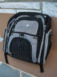 15$ - Dell  laptop computer backpack / Sac ordinateur