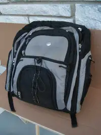 15$ - Dell  laptop computer backpack / Sac ordinateur