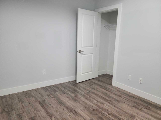 (rented) xecutive bright basement legal Furnished 2 bed 1 bath in Long Term Rentals in Burnaby/New Westminster - Image 2