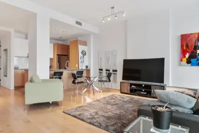 LOFT À LOUER ENTIÈREMENT MEUBLÉ , STATIONNEMENT INTÉRIEUR ET AL.