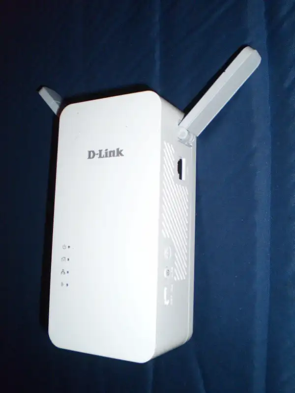 Apple D-Link Linksys NETGEAR Cable/DSL Gigabit Router, Boxed in Networking in City of Toronto - Image 9