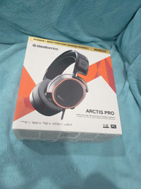 Arctis pro steel series headphones 