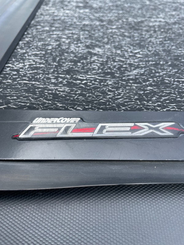 GMC/ Chevy cargo box 3 fold hard cover, for 6 foot box Other Parts