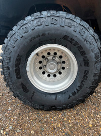 35x12.5x15 mud tires on rims