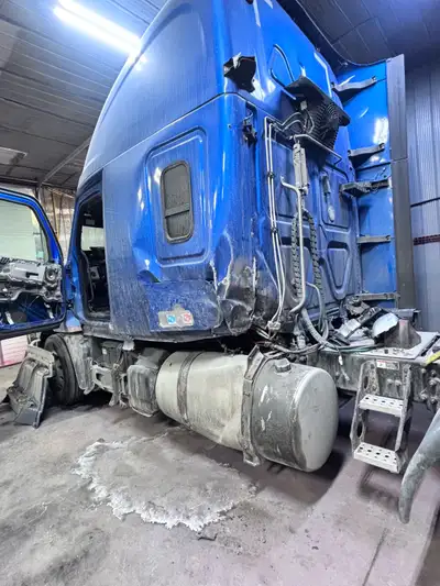 Looking for a reliable body shop? I offer top-notch auto body repair and painting services to restor...