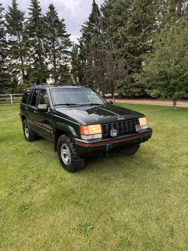 1995 Jeep grand Cherokee, Orvis edition in Cars & Trucks in Edmonton - Image 4