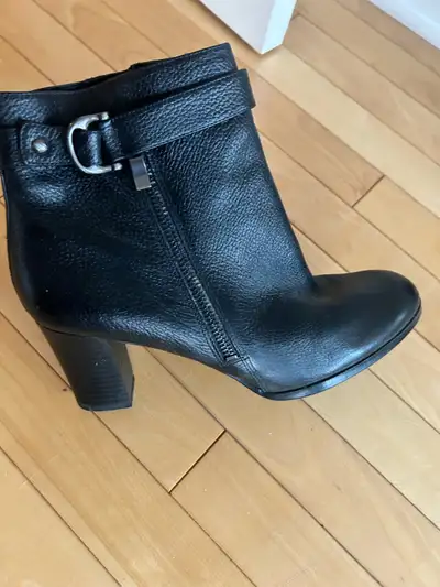 sandalettes et chaussures et bottes, View more
