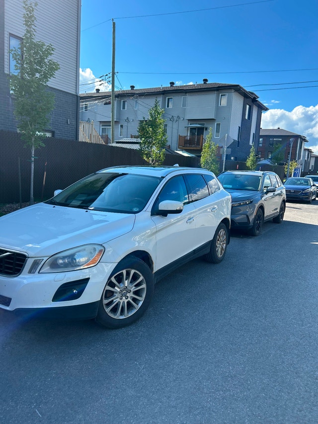 Volvo XC60 2010 — photo 2