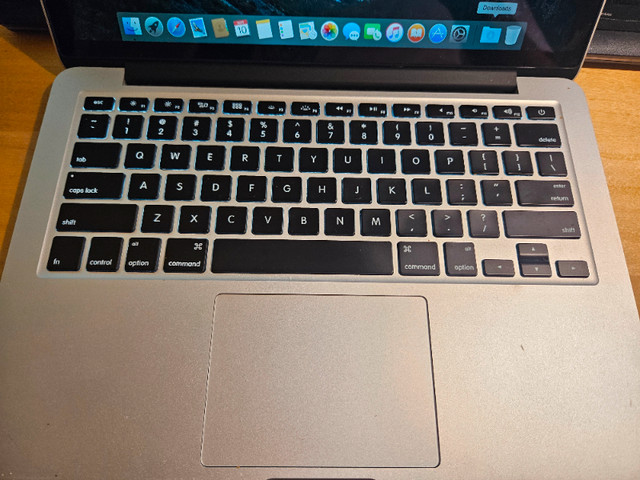 EXCELLENT CONDITION! - Macbook Pro 8gb model a1502 2015 13-inch dans Portables  à Longueuil/Rive Sud - Image 3