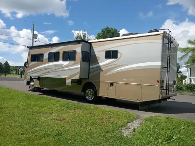 Motorisé clase A Winnebago Itasca Sunstar 35F 2012 in RVs & Motorhomes in Sherbrooke - Image 3