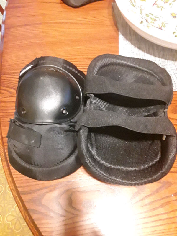 Youth knee,elbow,wrist pads$5pair in Skateboard in City of Halifax - Image 3