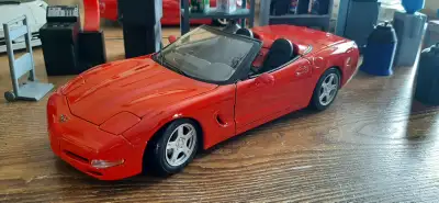 Diecast Chevrolet Corvette 1998 Maisto 1/18 Autos de collection miniatures, Voitures miniatures, die...