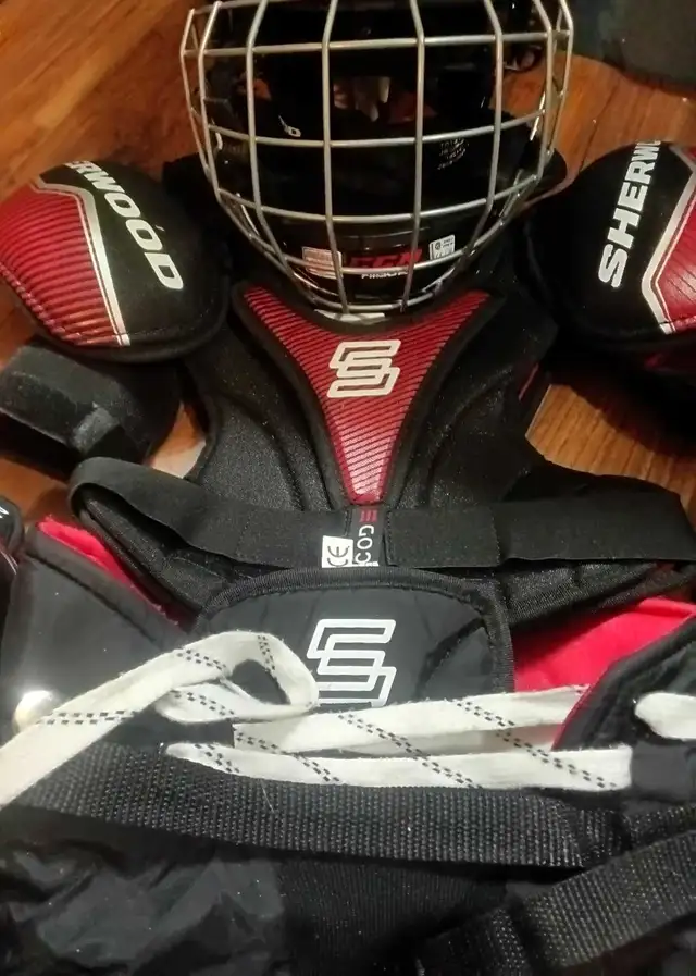 Sherwood CODE Premium Hockey Protective Kit, Youth, Black/Red, in Hockey in St. Albert - Image 2