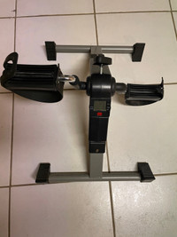 Momoda mini pedal exerciser