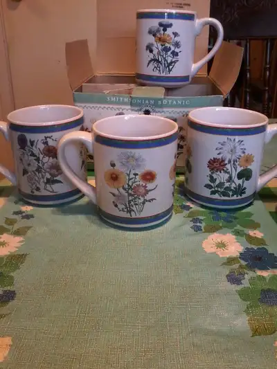 NEW ,4 piece mug set from the Smithsonian institution. Adapted from the botanical illustrations of t...