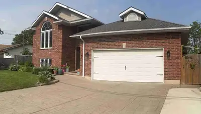 House for Sale – Beautiful Lambton Shores, Forest, Ontario Spacious, bright, and perfectly located!...