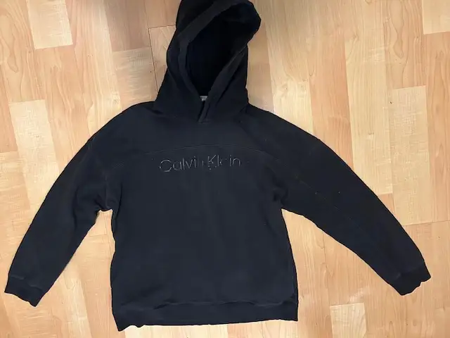 Men’s black hoodie $10 Medium by Calvin Klein in Men's in Oakville / Halton Region - Image 3