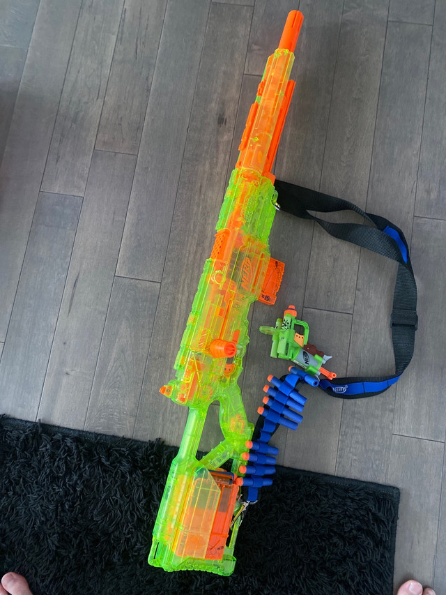 Nerf gun with pistol in Toys & Games in St. Albert
