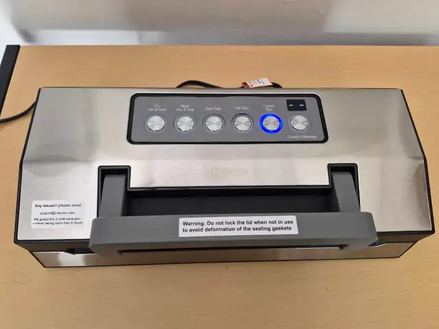 Liwunon Vacuum Sealer in Processors, Blenders & Juicers in Mississauga / Peel Region - Image 4