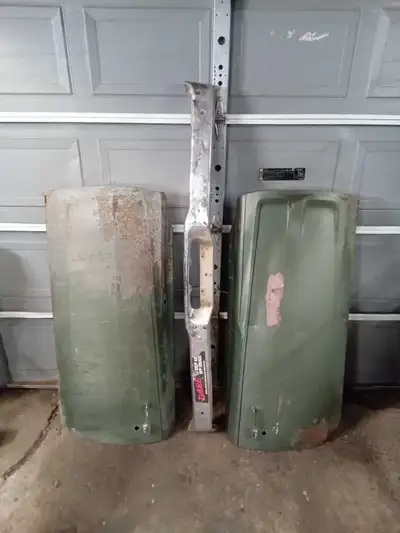 A few random parts for 68 - 69 dodge charger Asking $3,500 for all my 68 - 69 charger stuff I'd like...