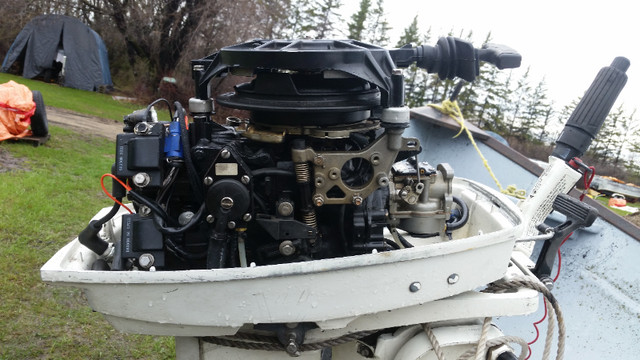 1993 JOHNSON 30 HP LONG SHAFT TILLER HANDLE OUTBOARD in Boat Parts, Trailers & Accessories in Winnipeg - Image 3
