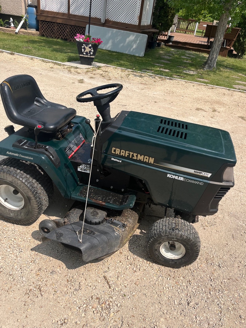 Craftsman lawn tractor Lawnmowers & Leaf Blowers Winnipeg Kijiji