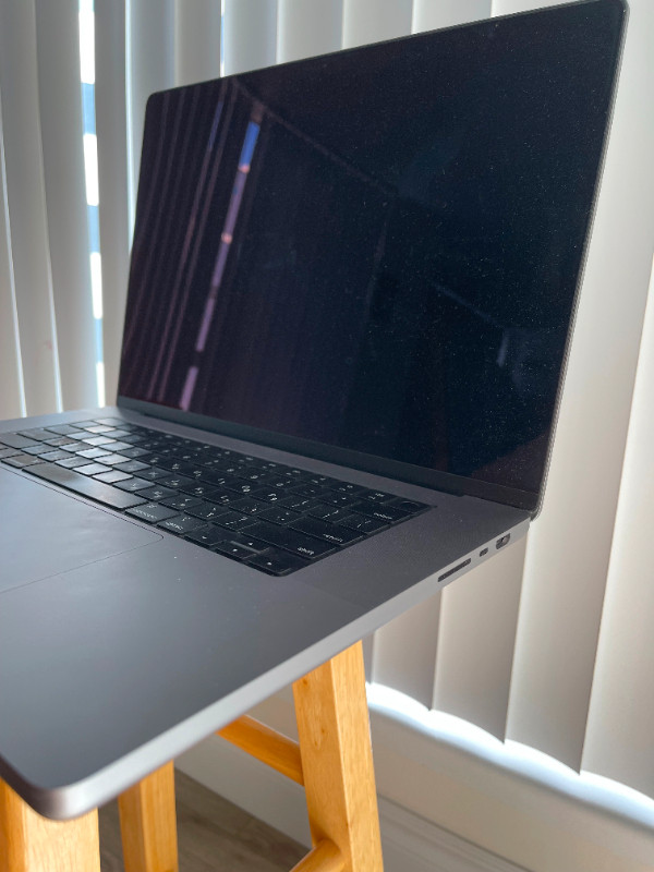 macbook pro in Laptops in Dartmouth - Image 2