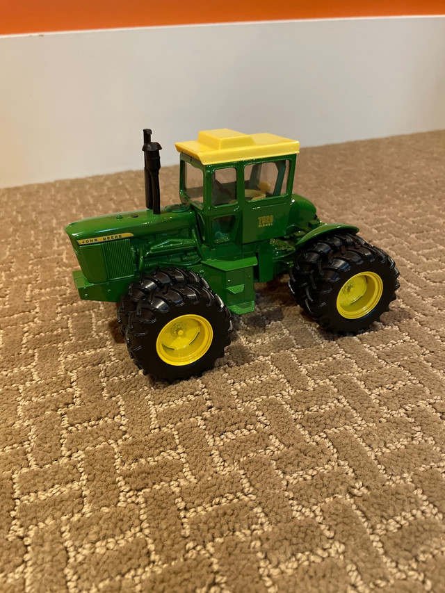 John Deere 7520 Diecast Model Tractor in Other in Bedford - Image 2