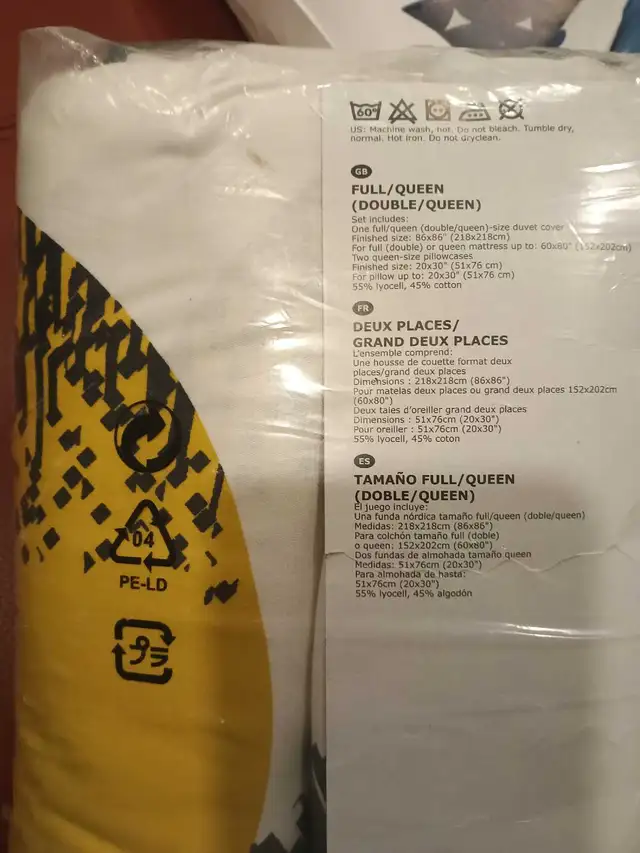 Bolltistel queen duvet cover set in Bedding in Oakville / Halton Region - Image 6